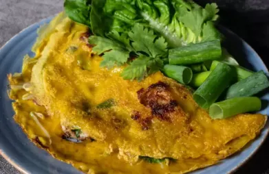 Banh Xeo (Vietnamese Savoury Crepes)